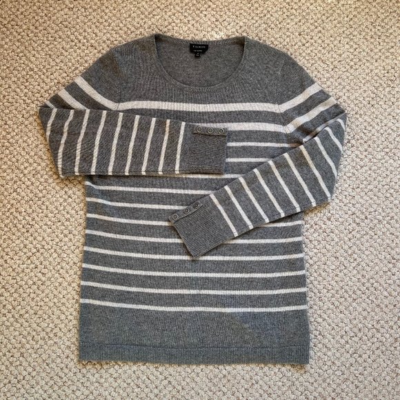 TALBOTS - Cashmere Button-Cuff Sweater - Excellent Condition - Picture 6 of 9